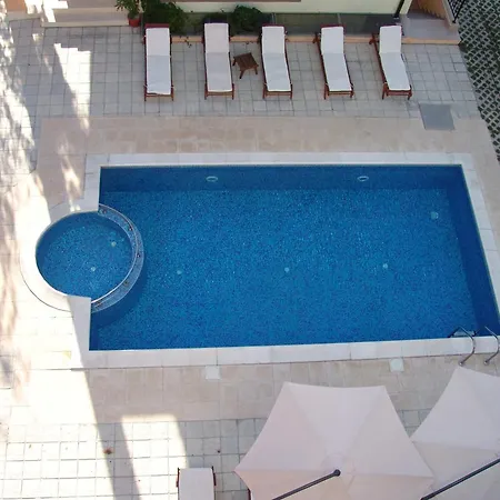 Hotel Serenity