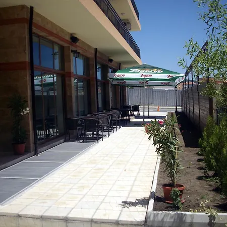 Hotel Serenity